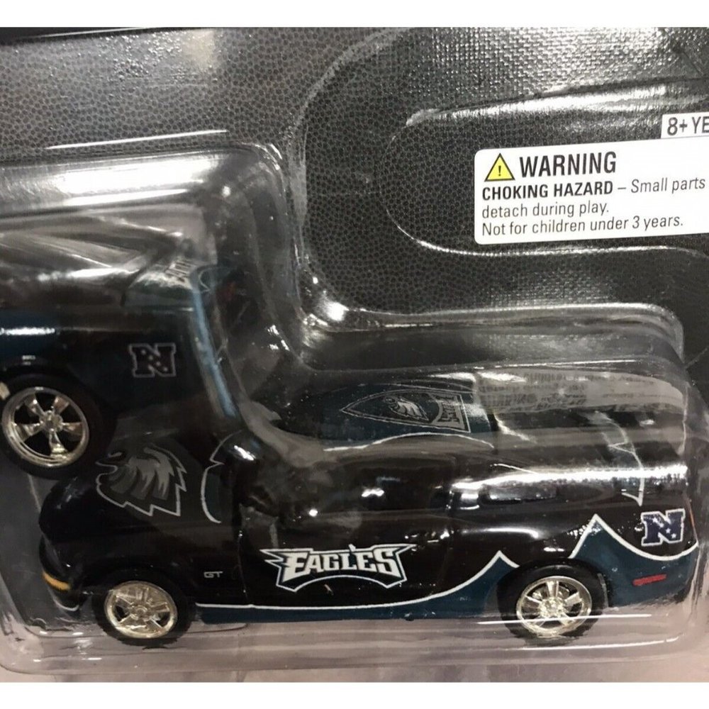Philadelphia Eagle Die Cast Car 1:64 Ford Mustang Lincoln Financial Stadium Card - Picture 4 of 7